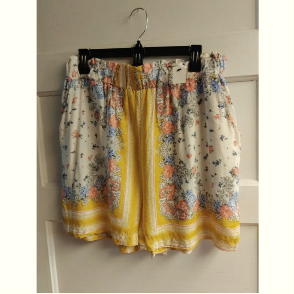 Multi-printed floral linen shorts